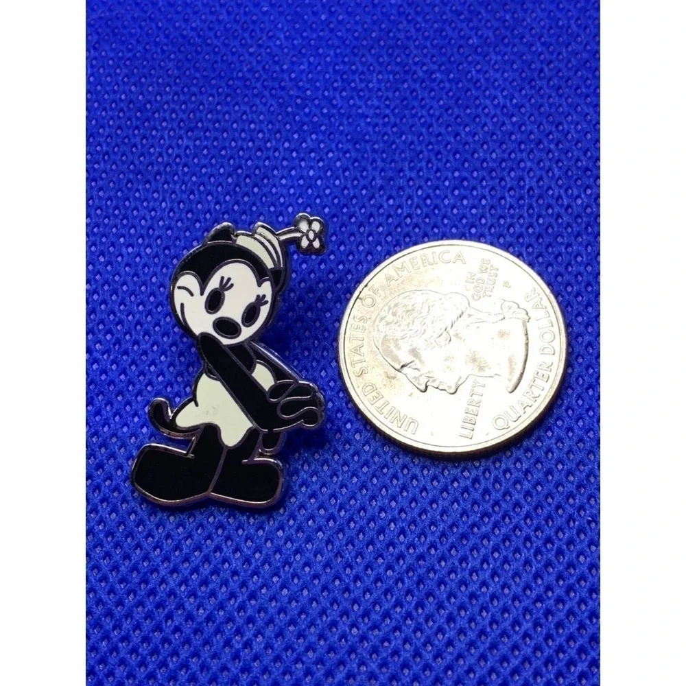 2015 Ortensia Oswald Girlfriend Disney trading pin open edition retired